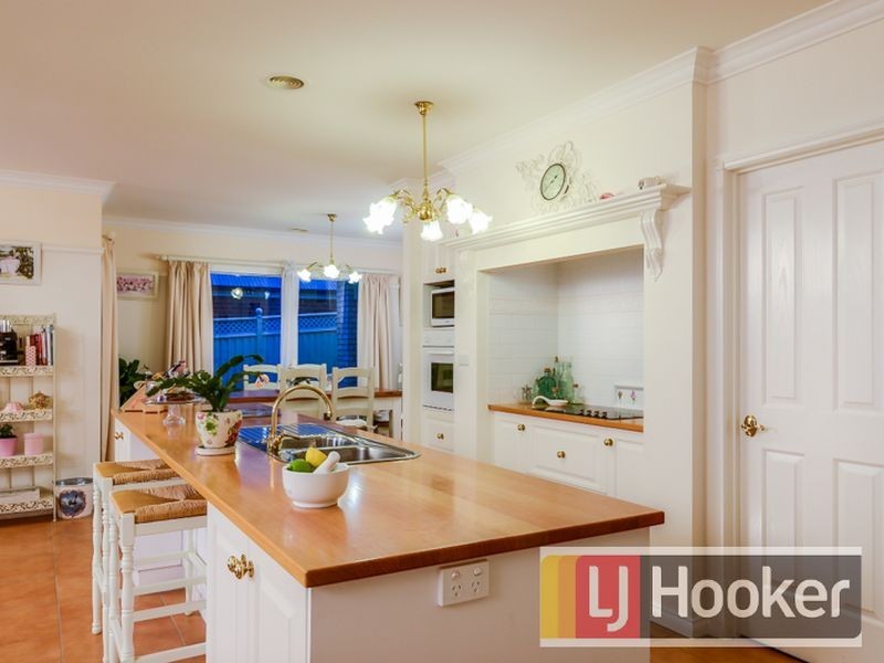 3 Cambridge Drive, Berwick VIC 3806