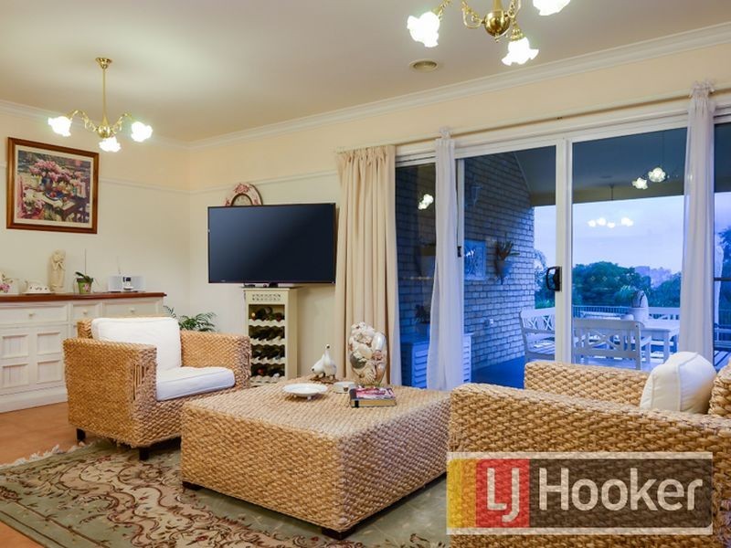 3 Cambridge Drive, Berwick VIC 3806