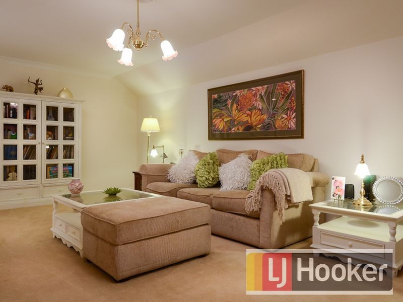 3 Cambridge Drive, Berwick VIC 3806