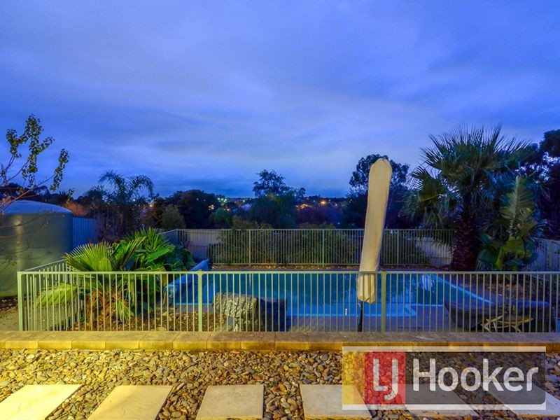 3 Cambridge Drive, Berwick VIC 3806