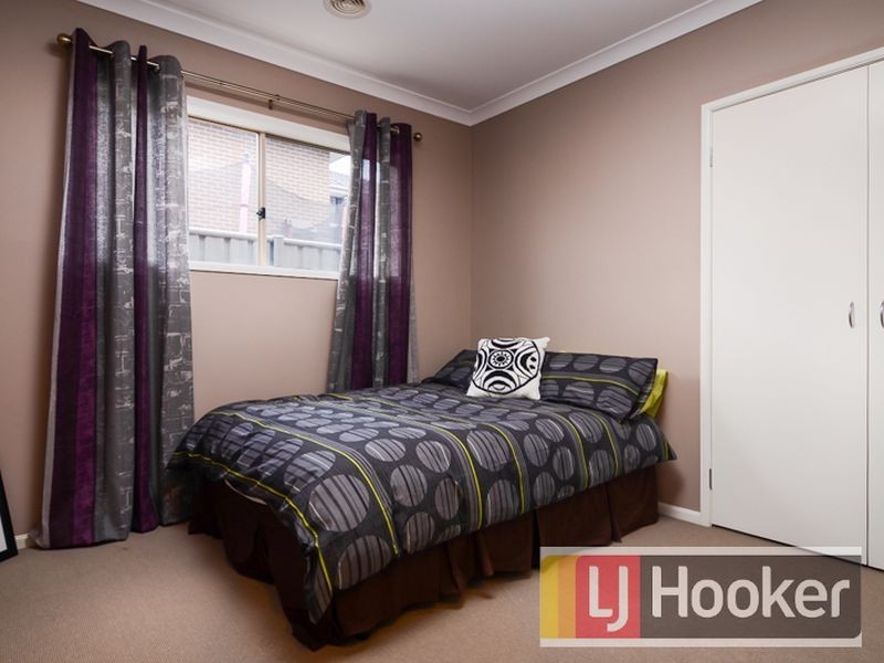 7 Merrowland Avenue, Cranbourne North VIC 3977