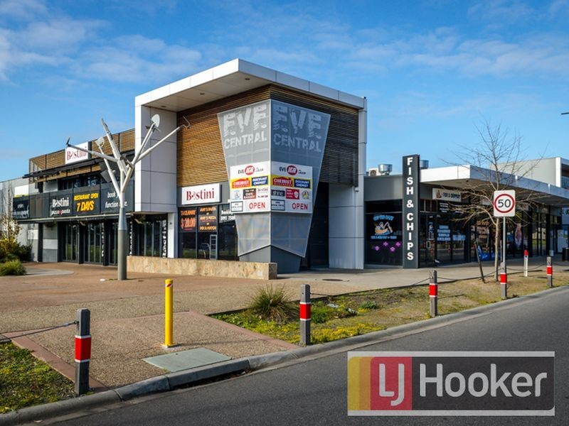 7 Merrowland Avenue, Cranbourne North VIC 3977