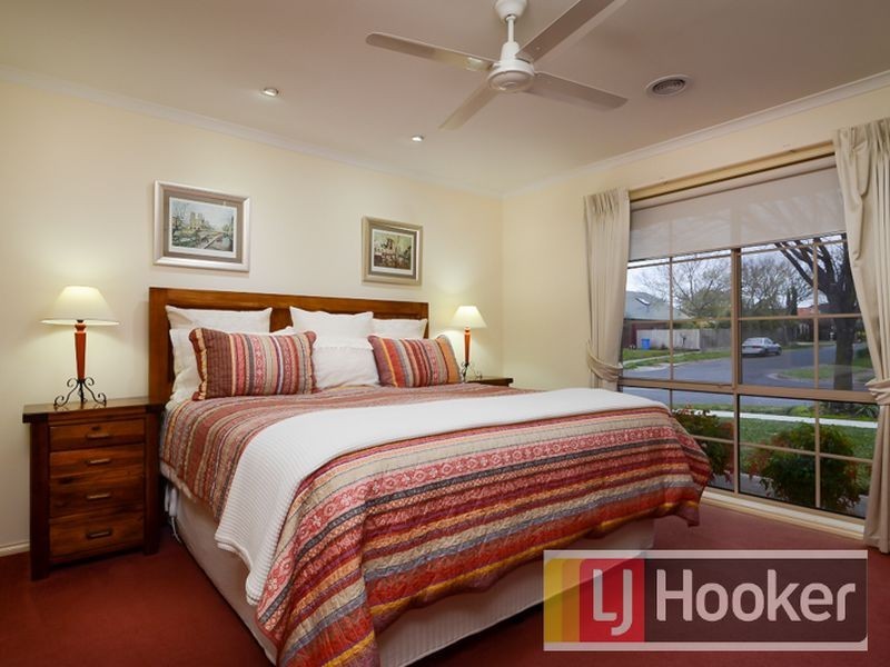 24 The Promenade, Narre Warren South VIC 3805