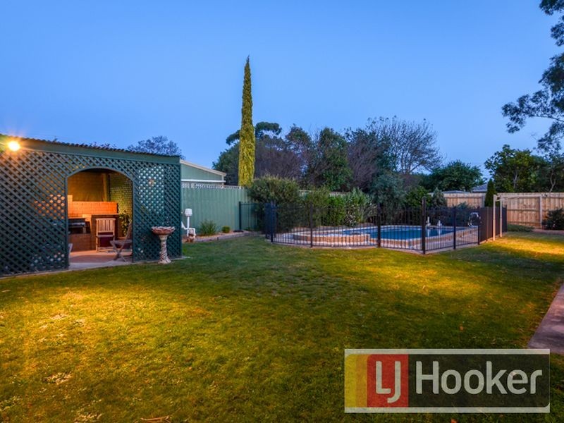 30 Lancaster Avenue, Narre Warren VIC 3805