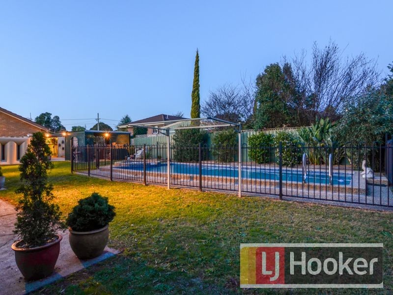 30 Lancaster Avenue, Narre Warren VIC 3805