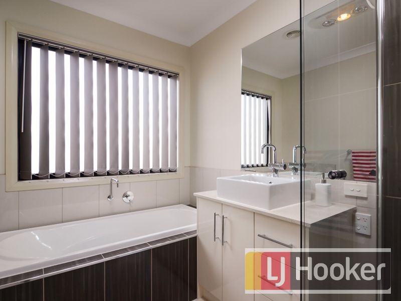 4 Sabina Road, Officer VIC 3809