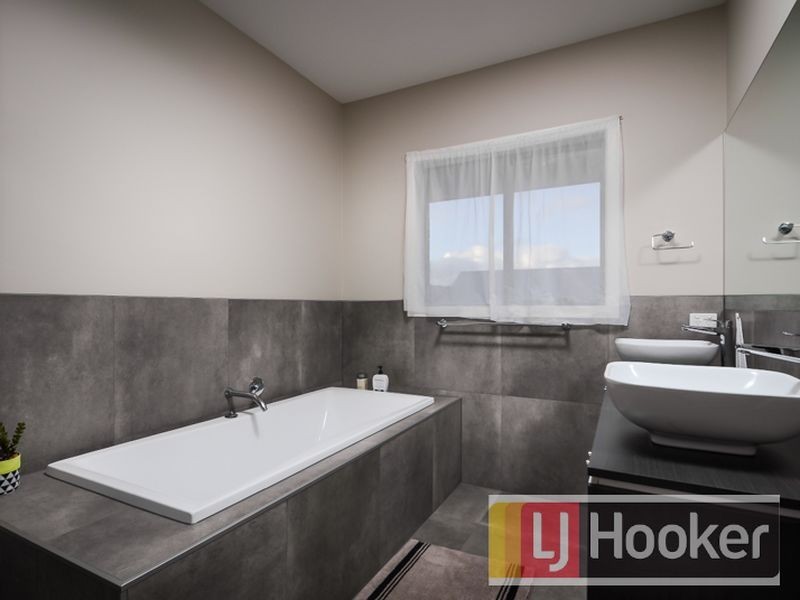 9 South Hidden Valley Circuit, Beaconsfield VIC 3807