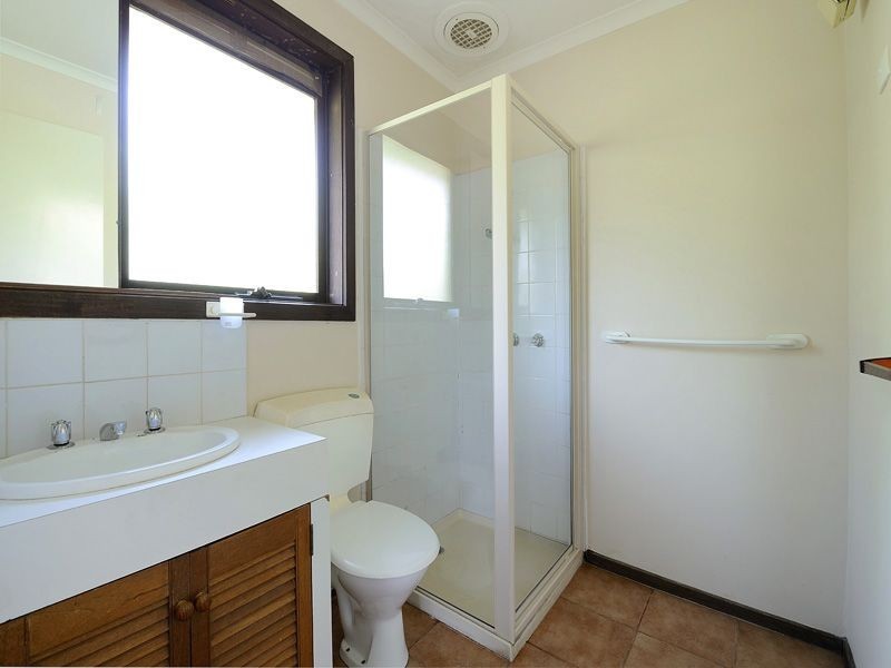 18 St Boswells Avenue, Berwick VIC 3806