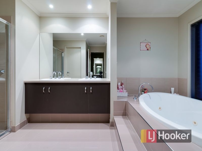 2 Flowerfield Court, Berwick VIC 3806