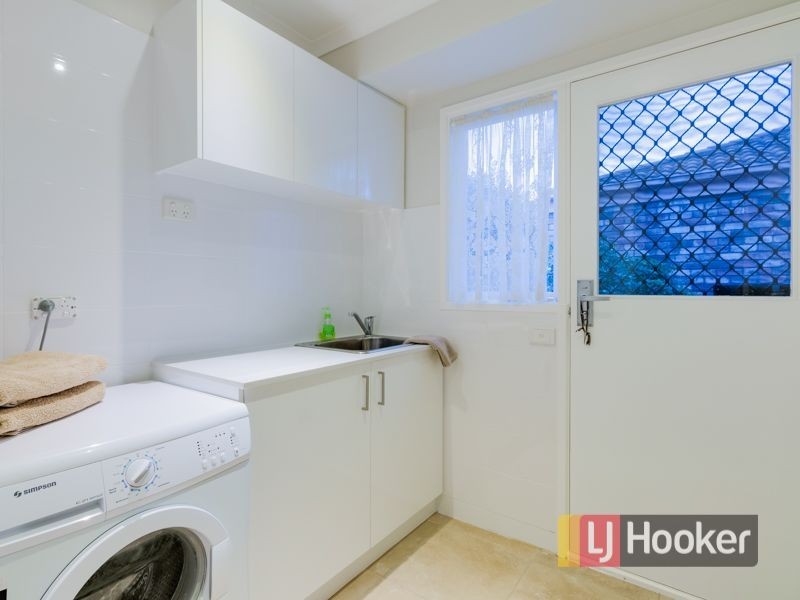 2/18 Manuka Road, Berwick VIC 3806