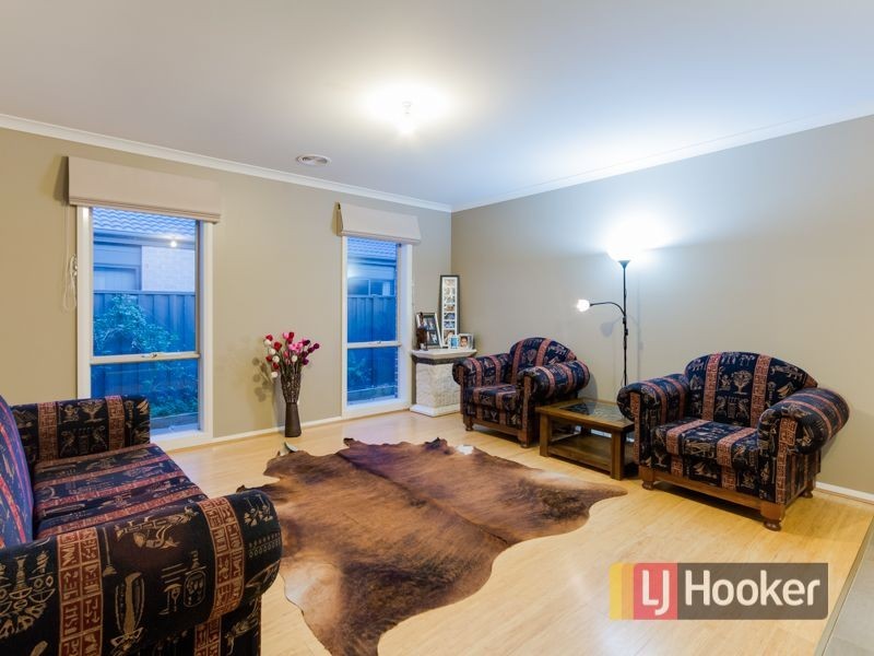 13 Cerbera Bend, Cranbourne North VIC 3977