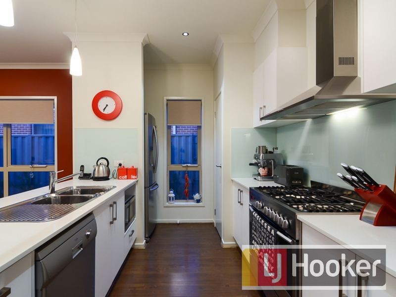 5 Arrow Road, Cranbourne East VIC 3977