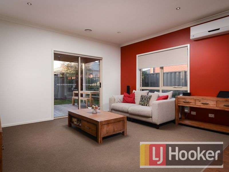 5 Arrow Road, Cranbourne East VIC 3977