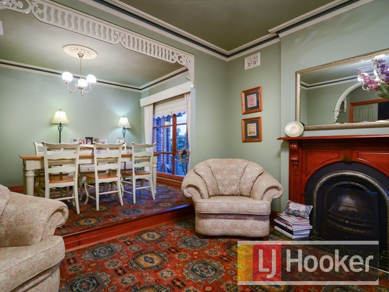 111 Montbrae Circuit, Narre Warren North VIC 3804