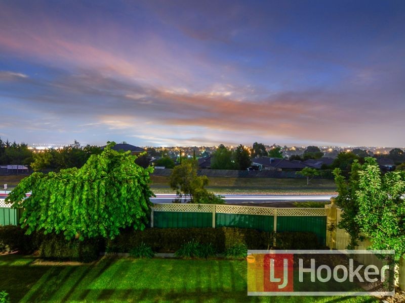 111 Montbrae Circuit, Narre Warren North VIC 3804