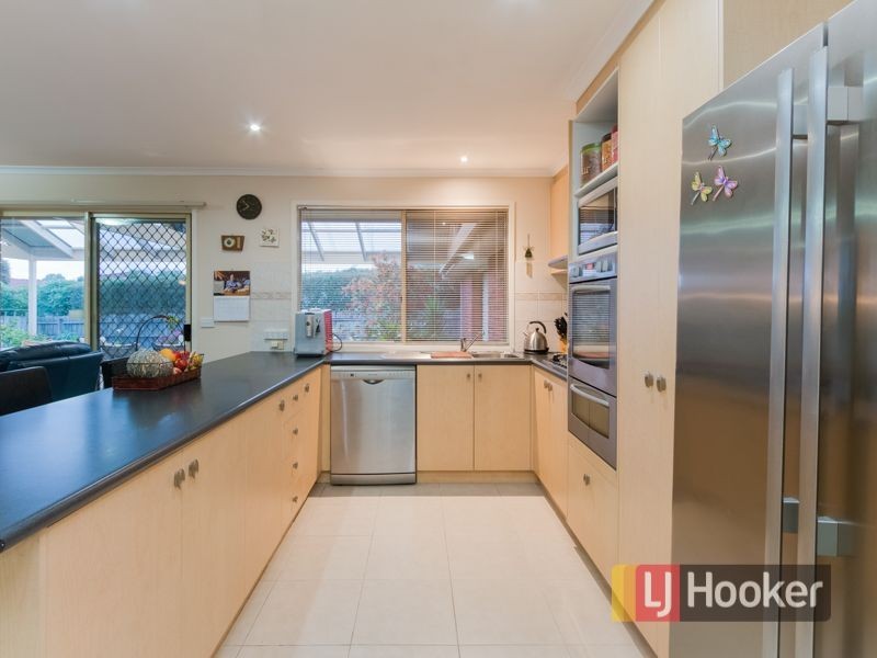 16 Dryden Court, Berwick VIC 3806