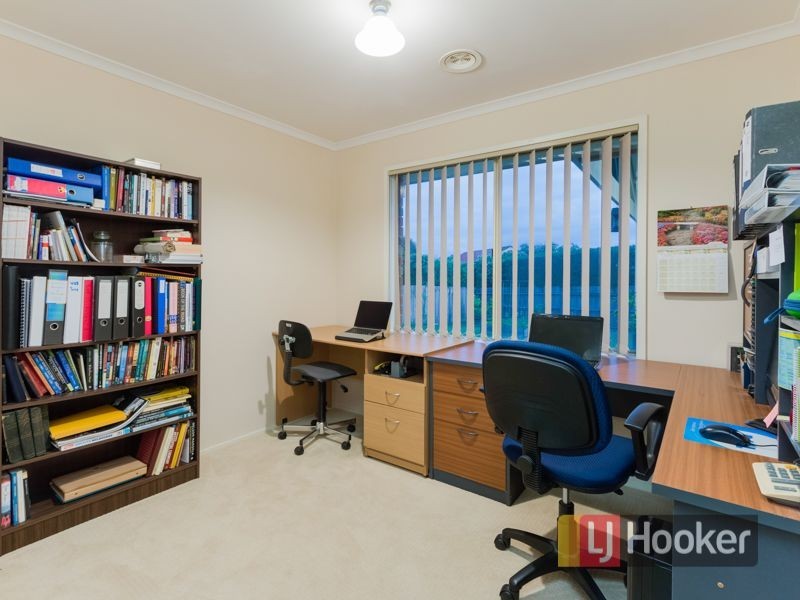 16 Dryden Court, Berwick VIC 3806