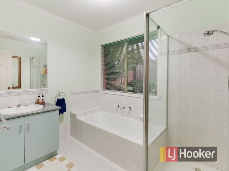 16 Dryden Court, Berwick VIC 3806