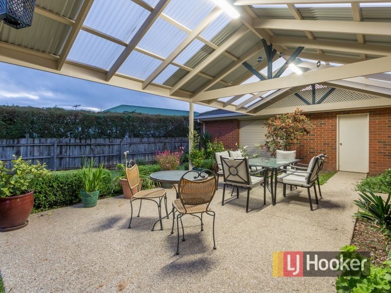 16 Dryden Court, Berwick VIC 3806