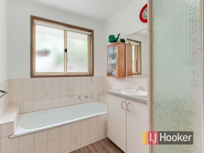 1/1 Topaz Place, Narre Warren VIC 3805