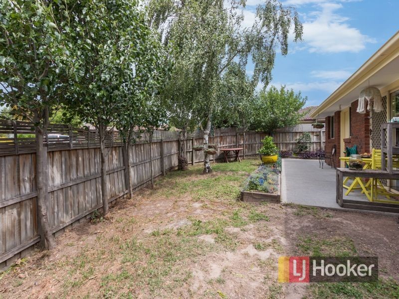 1/1 Topaz Place, Narre Warren VIC 3805