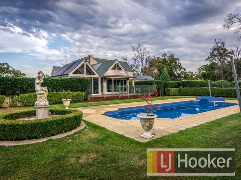 206-210 King Road, Harkaway VIC 3806