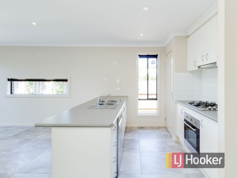 134 Sabel Drive, Cranbourne North VIC 3977