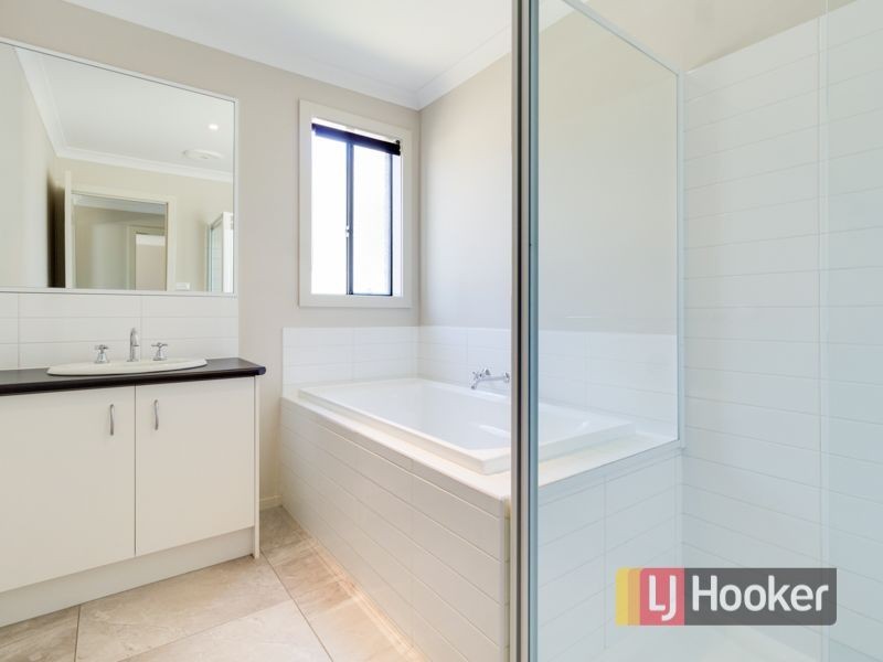 134 Sabel Drive, Cranbourne North VIC 3977