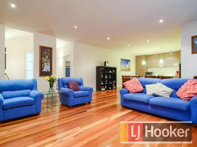 10 Glenisla Way, Berwick VIC 3806