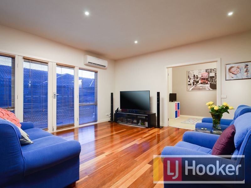 10 Glenisla Way, Berwick VIC 3806