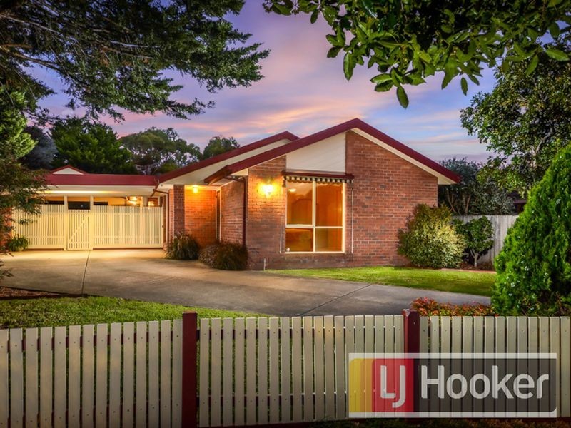 10 Hollydale Close, Berwick VIC 3806