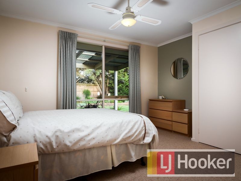 10 Hollydale Close, Berwick VIC 3806