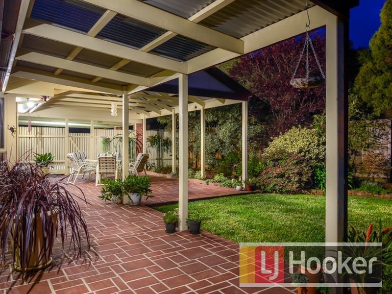10 Hollydale Close, Berwick VIC 3806