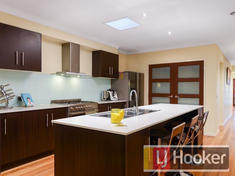 17 Lorikeet Drive, Berwick VIC 3806