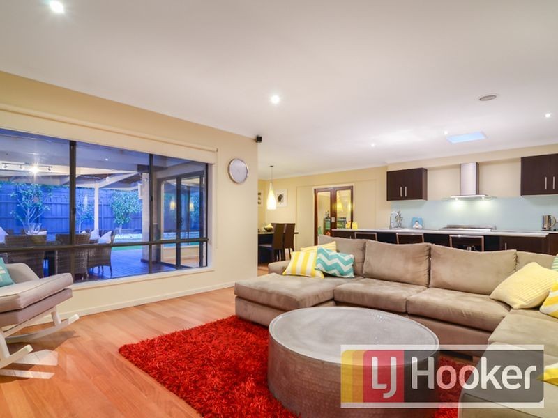 17 Lorikeet Drive, Berwick VIC 3806