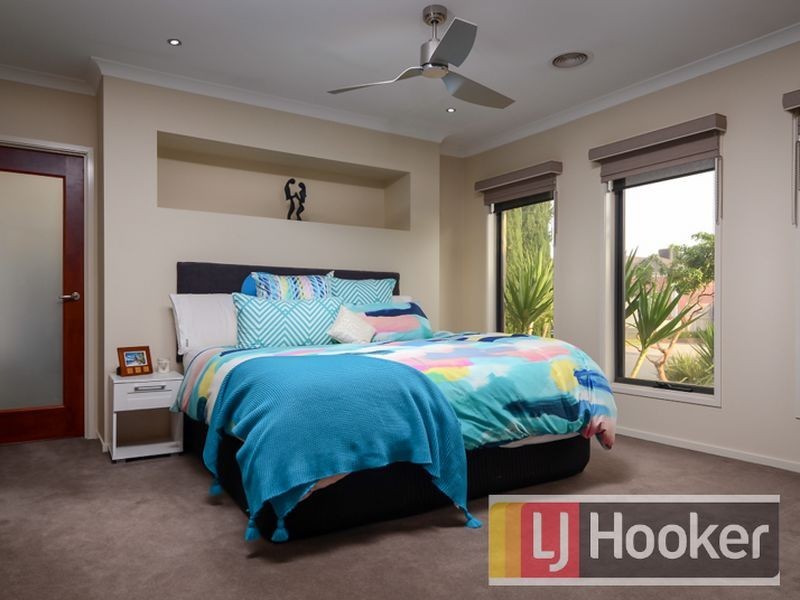 17 Lorikeet Drive, Berwick VIC 3806