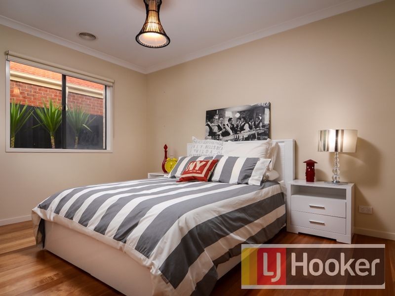 17 Lorikeet Drive, Berwick VIC 3806