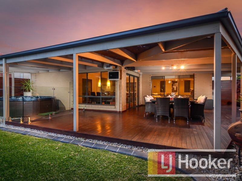 17 Lorikeet Drive, Berwick VIC 3806