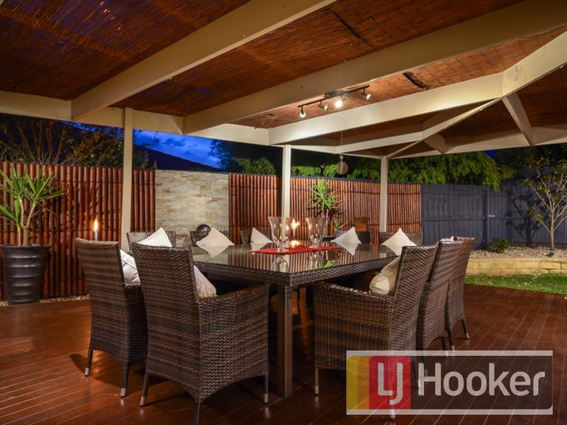 17 Lorikeet Drive, Berwick VIC 3806