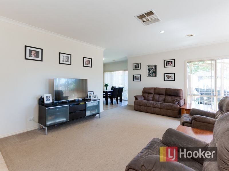 64 Jarryd Crescent, Berwick VIC 3806