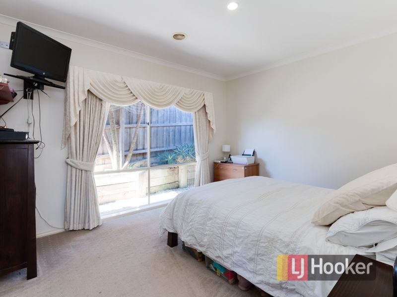 64 Jarryd Crescent, Berwick VIC 3806