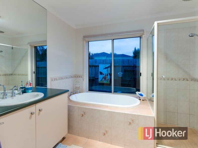 25 Retreat Circuit, Beaconsfield VIC 3807