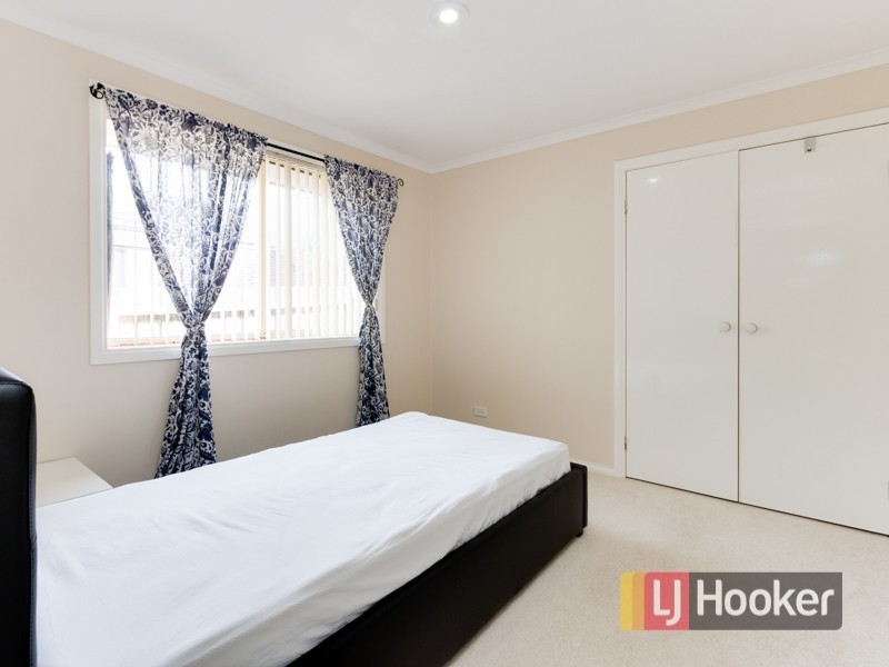 44 Earlsfield Drive, Berwick VIC 3806