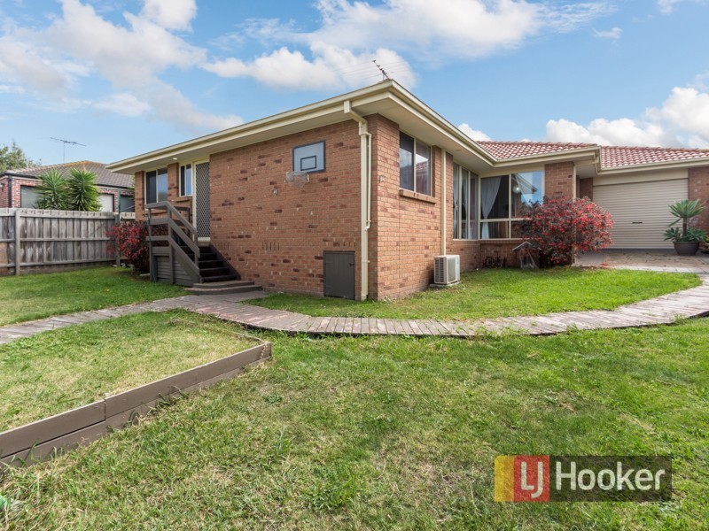 44 Earlsfield Drive, Berwick VIC 3806