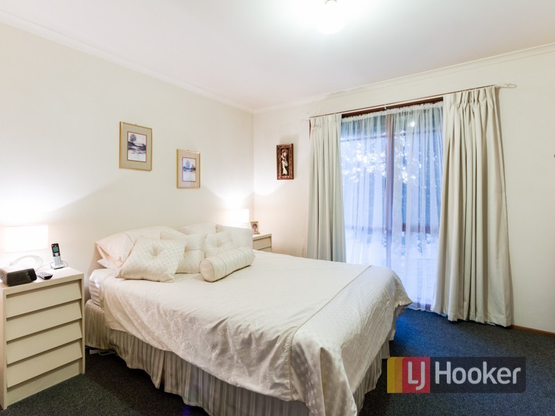 2 Karwin Close, Berwick VIC 3806