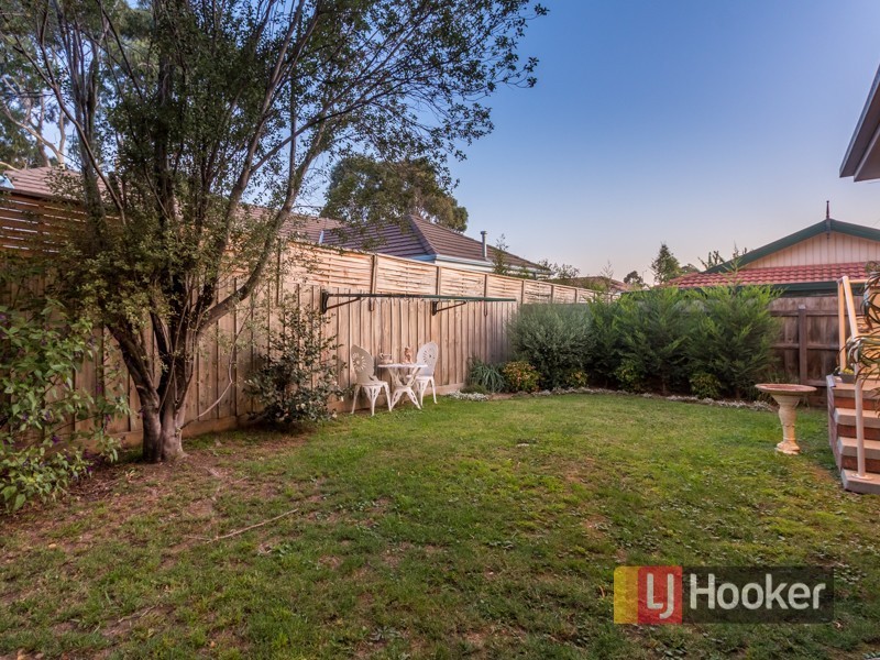 2 Karwin Close, Berwick VIC 3806