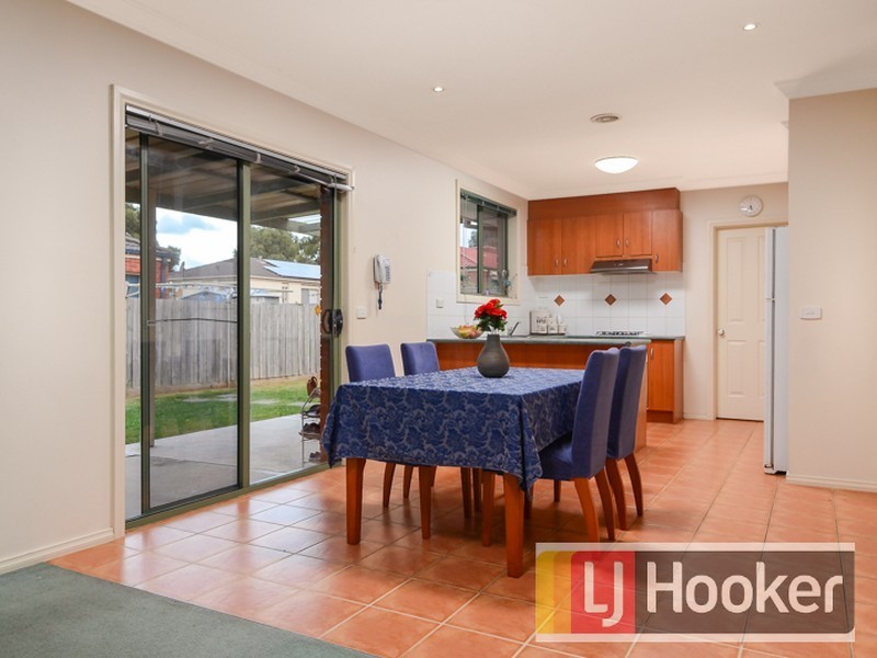 33 Strabane Way, Hampton Park VIC 3976