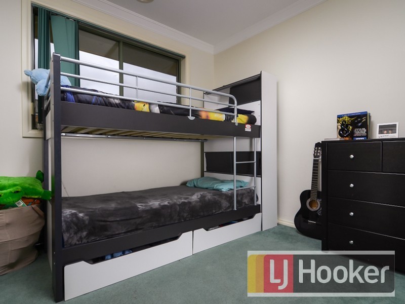 33 Strabane Way, Hampton Park VIC 3976