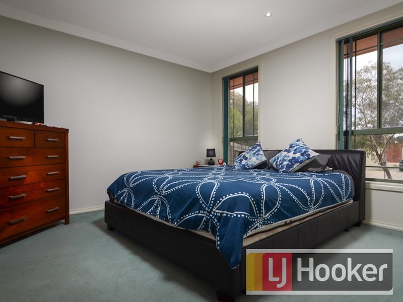 33 Strabane Way, Hampton Park VIC 3976