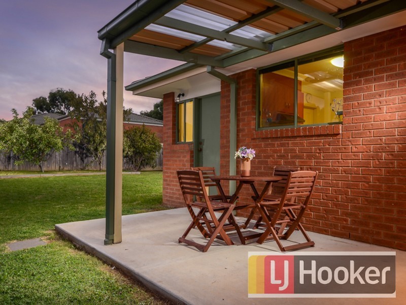 33 Strabane Way, Hampton Park VIC 3976